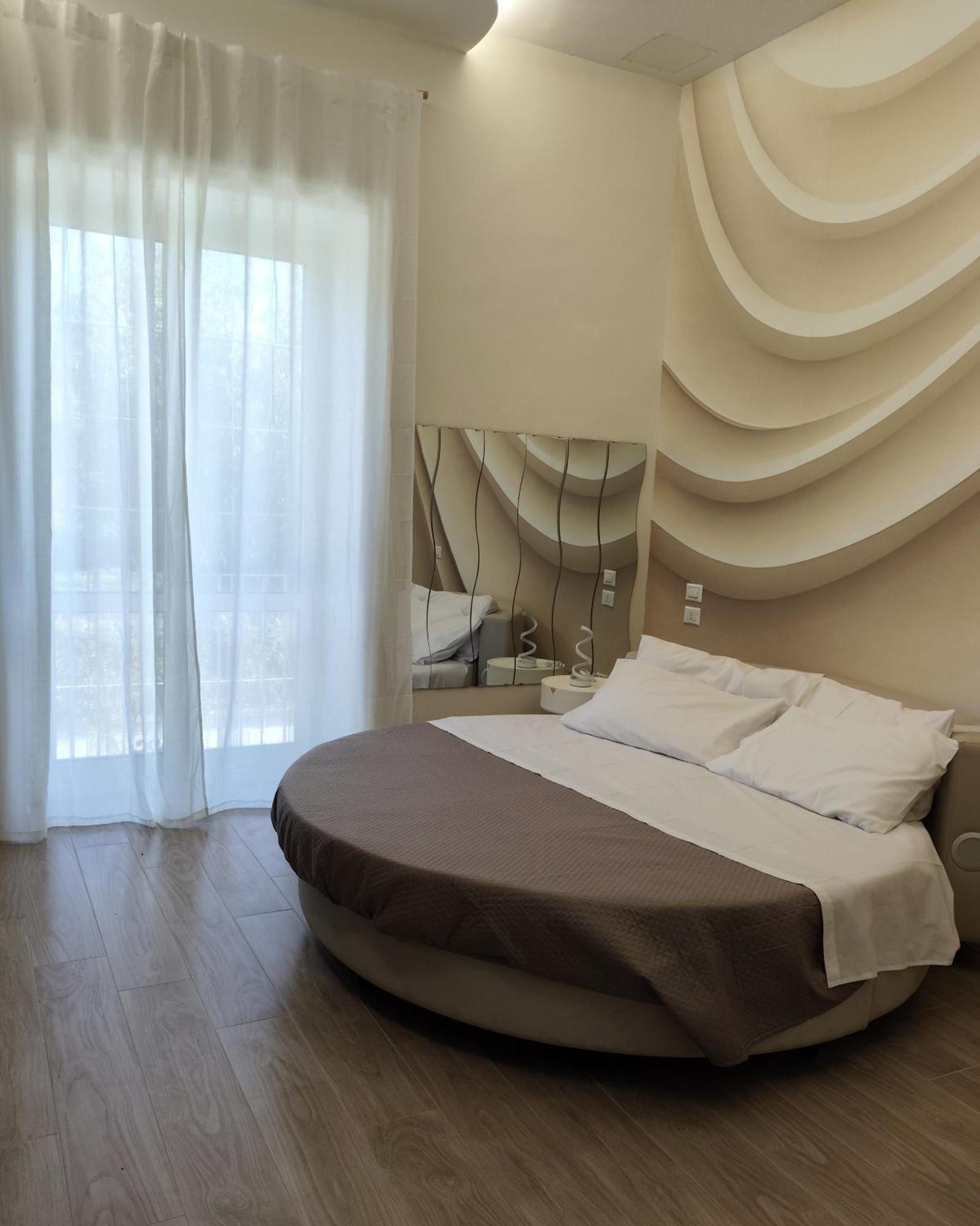 B&B Chapeau Casagiove Bagian luar foto